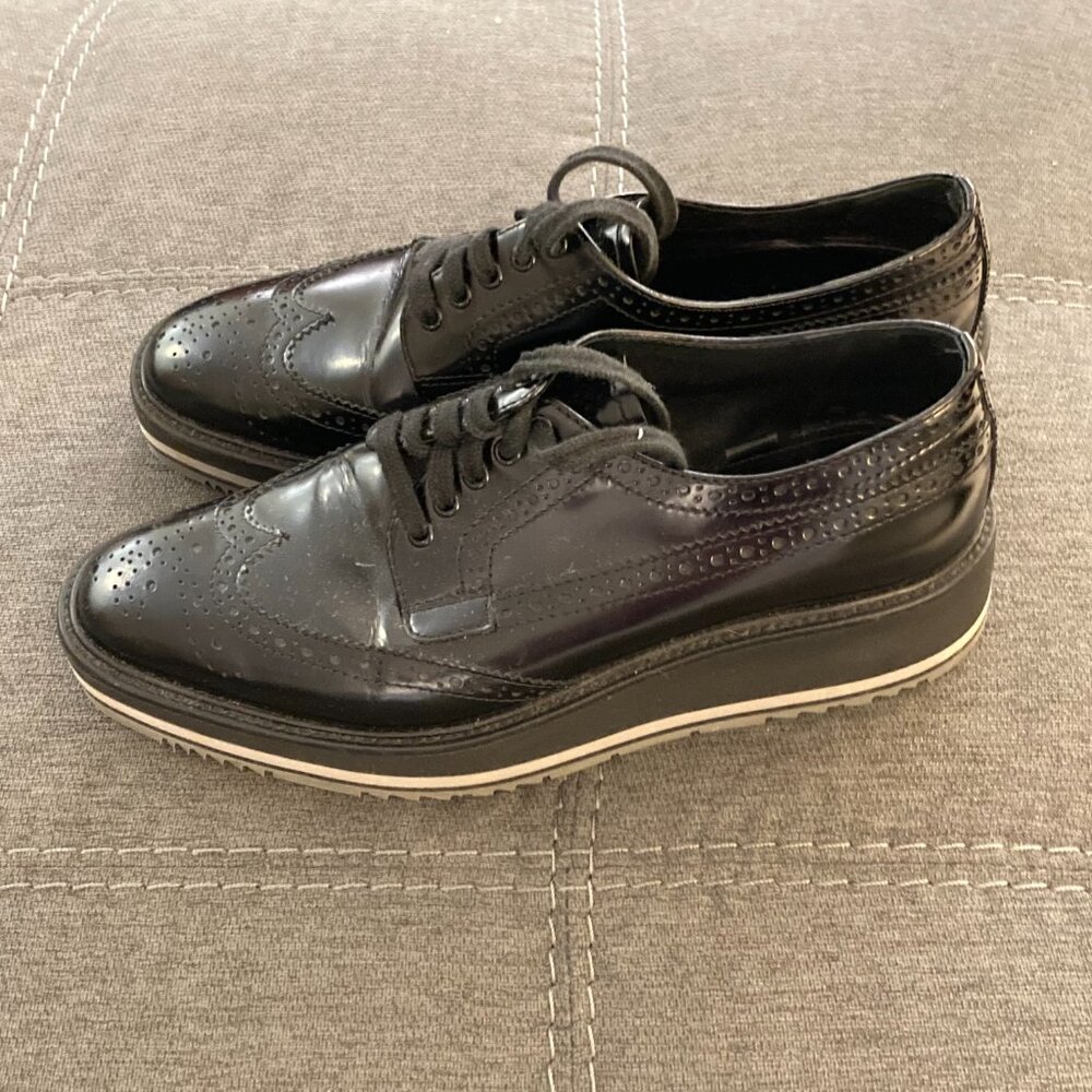 Prada Wingtip Platform Leather Oxford Platform Shoes, Black, Size 37